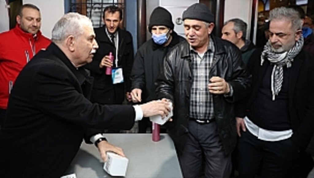 Kandil Simitleri Başkan Demirtaş'dan