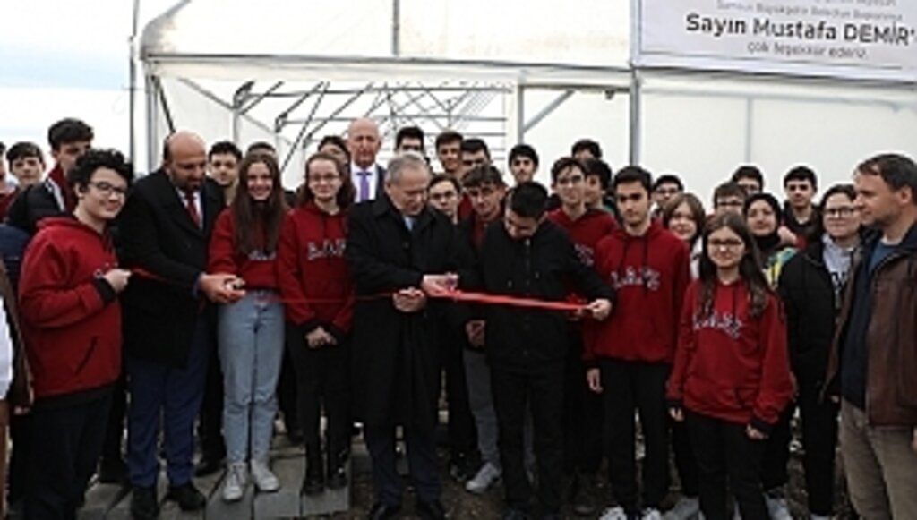 Öğrenciler Talep Etti, Başkan Demir Sera Kurdu