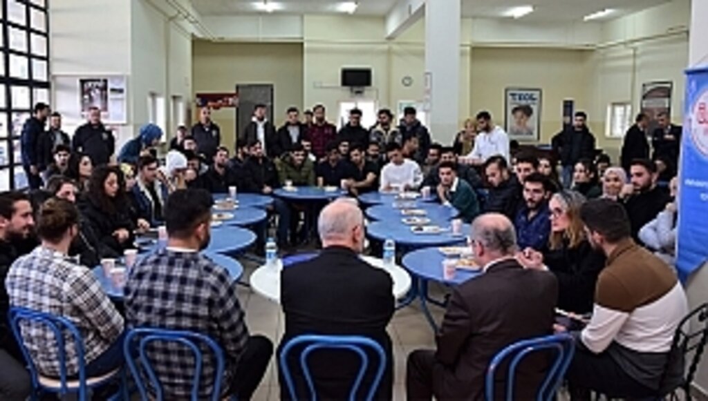 Rektör ile Kantin Buluşmalarının İlkinde Söz Ziraat Fakülteli Gençlerde