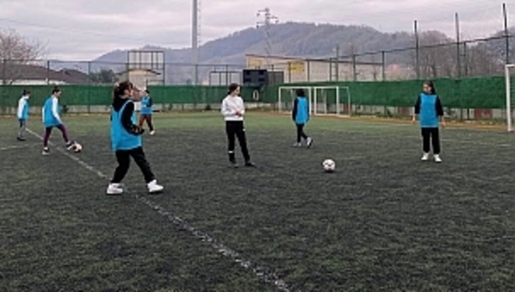 Salıpazarı'nda Kız Futbol Takımı Kuruldu