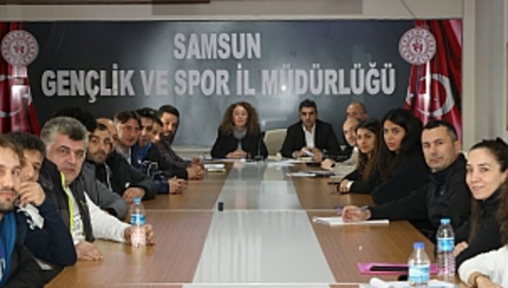 Antrenörlerle Değerlendirme Toplantısı Yapıldı