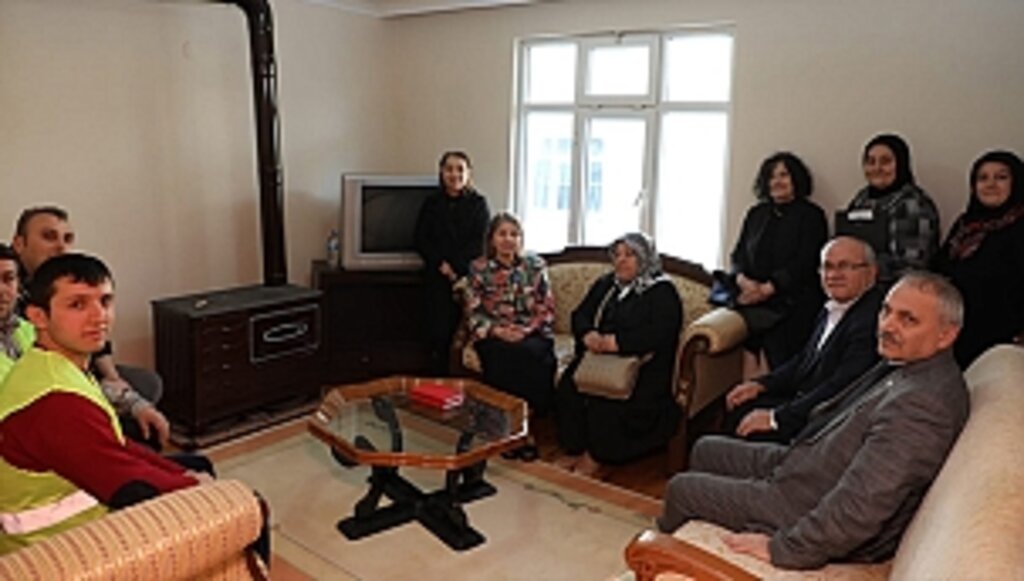 Depremzedelere Kapımız Sonuna Kadar Açık