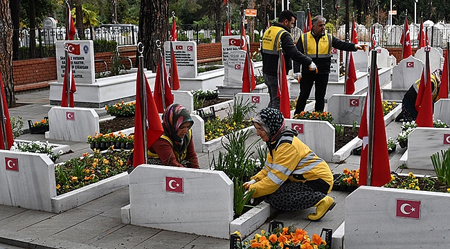 18 Mart'a Özel 30 Bin Çiçek 