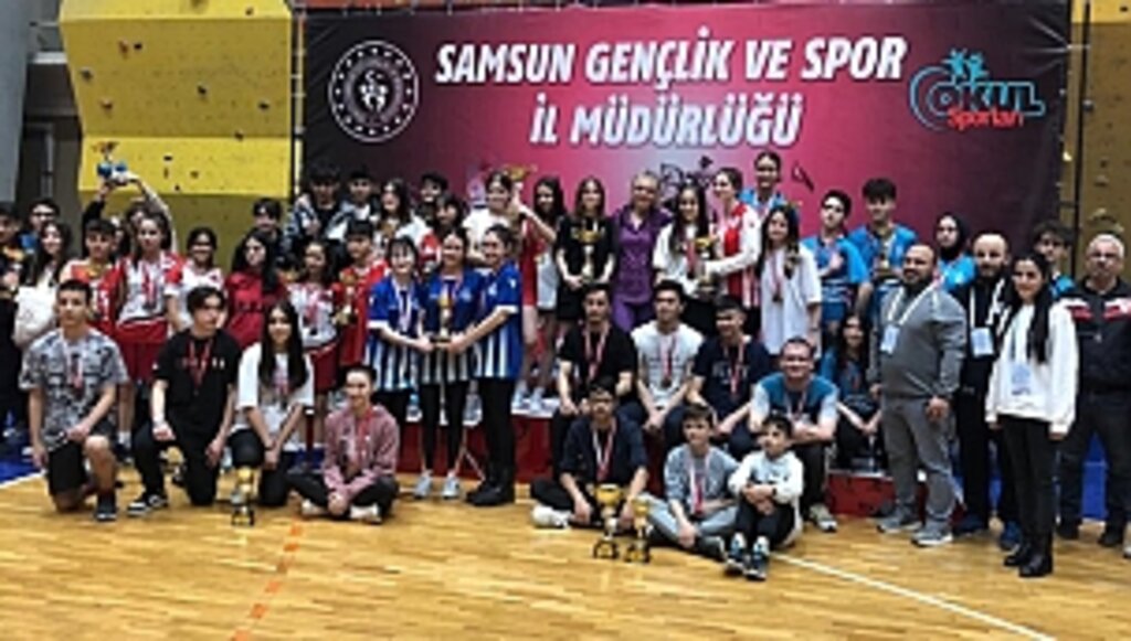 Badminton Şenliği Düzenlendi