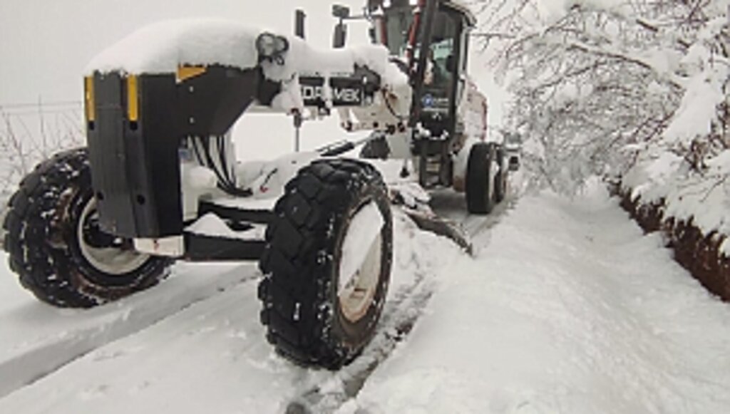 Canik Ekiplerinden Yoğun Kar Mücadelesi