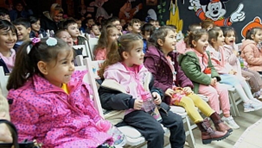 Canik'te Miniklerin Tiyatro Sevinci