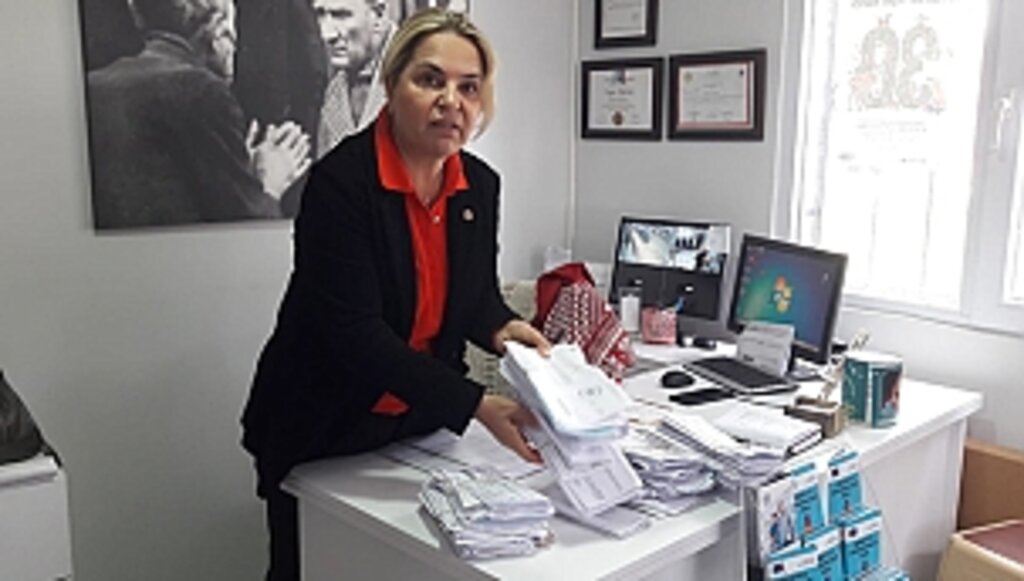 'Ekonomik Kriz Yok' Diyenler, Muhtarlıklardaki İcra Kâğıtlarına Baksın