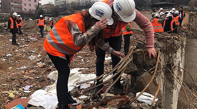 Öğrencilere Deprem Bölgesinde Saha Tecrübesi