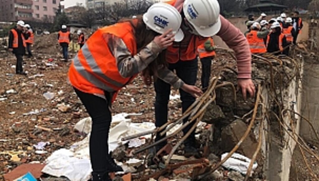 Öğrencilere Deprem Bölgesinde Saha Tecrübesi