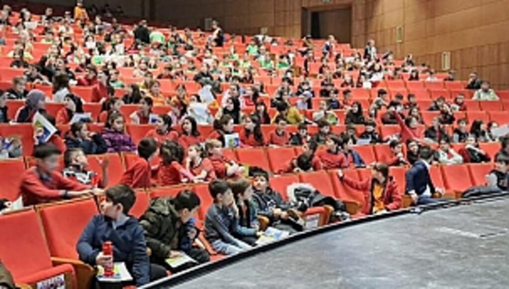 Öğrencilere 'Vektörle Kültürel Mücadele' Eğitimi