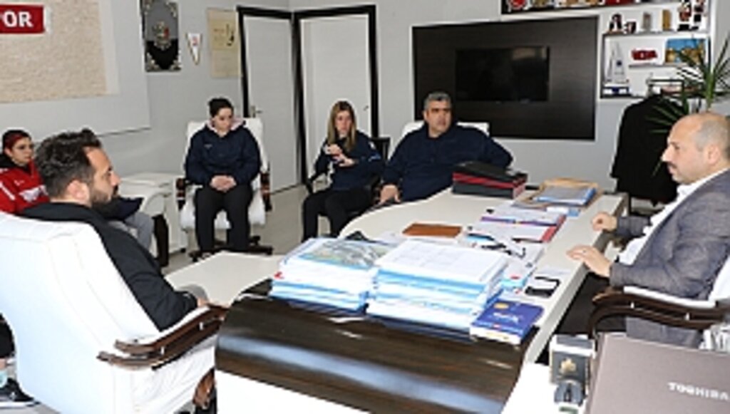 Şampiyon Sporculardan İl Müdürü Dereci'ye Ziyaret