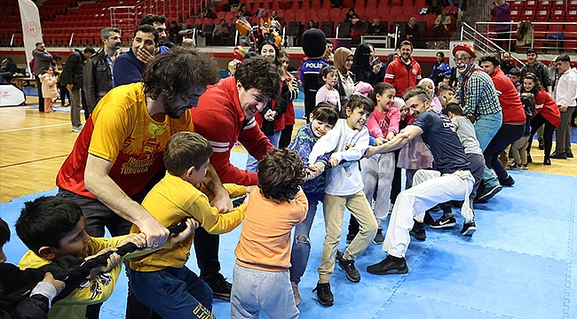 Sevdamız Samsun'dan Depremzede Çocuklara Oyuncak Hediyesi