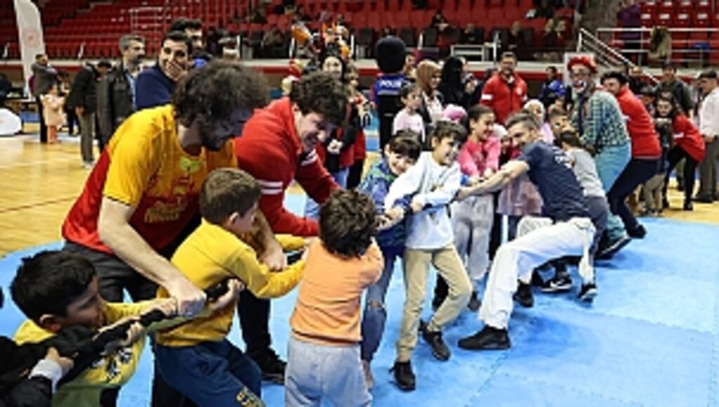 Sevdamız Samsun'dan Depremzede Çocuklara Oyuncak Hediyesi