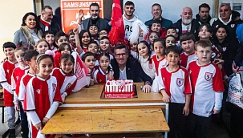 Sınıfta Boluspor Maçını İzleyen Okula Ziyaret