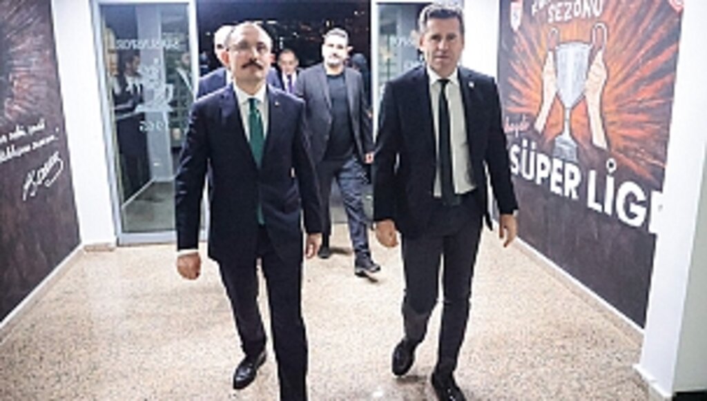 Bakan Muş, Şampiyon Samsunspor'u Ziyaret Etti