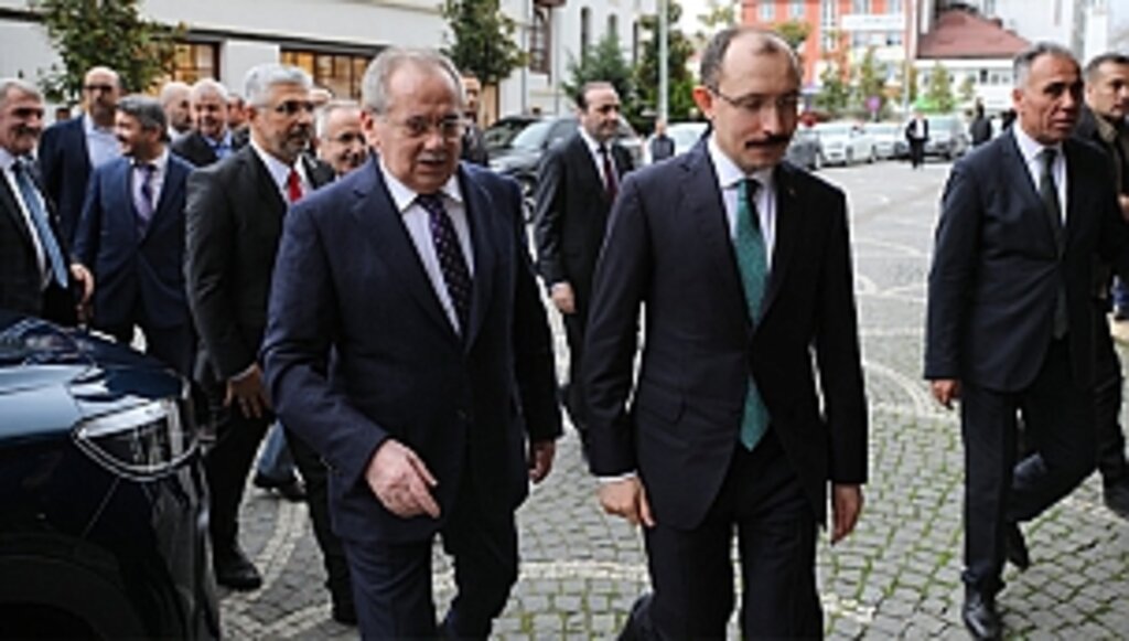 Bakan Muş, TOGG İle Büyükşehir Belediyesi'ne Geldi