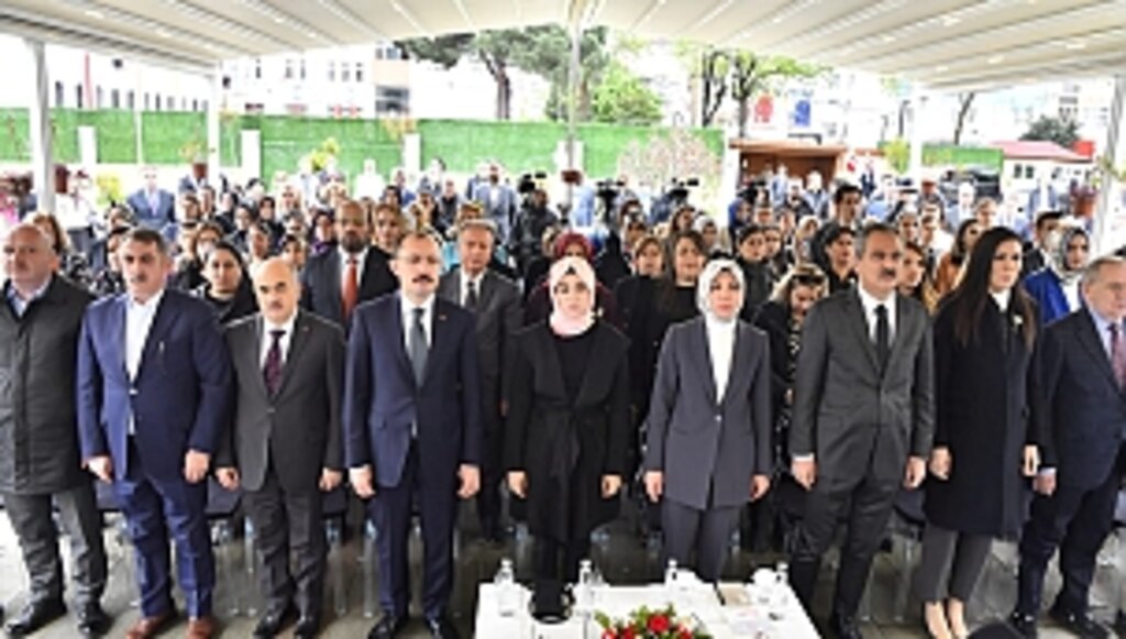 Bakanlar Samsun Olgunlaşma Enstitüsü ve Sanat Merkezi'nin açılışına katıldı