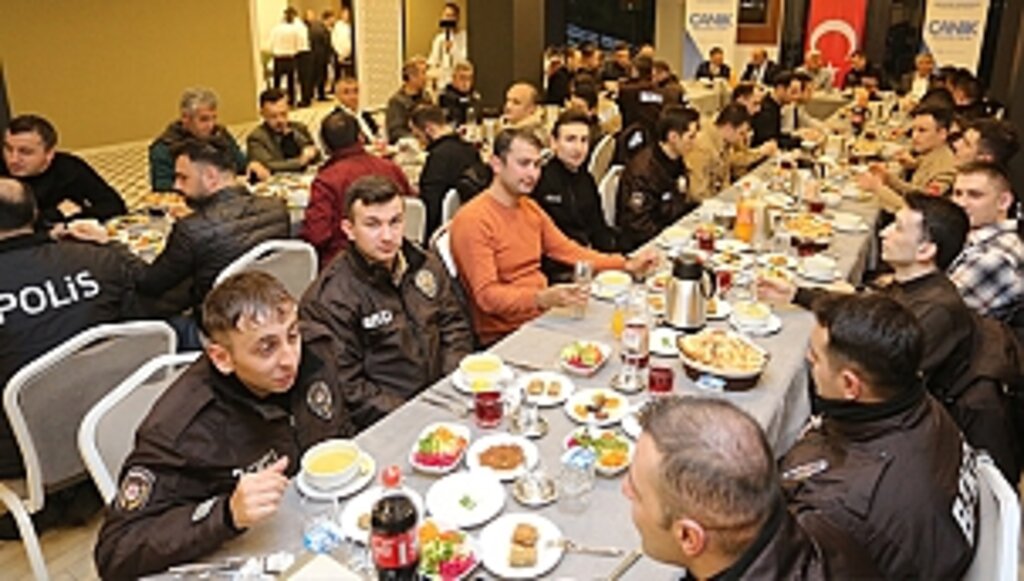 Başkan Sandıkçı Emniyet Teşkilatıyla İftarda Bir Araya Geldi