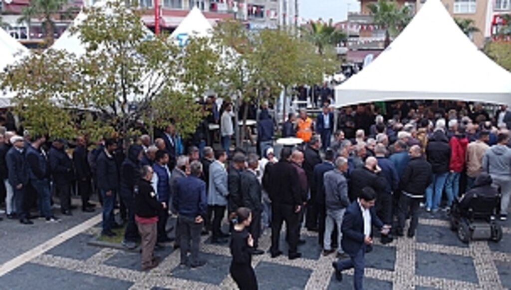 Başkan Togar İlçe Halkıyla Bayramlaştı