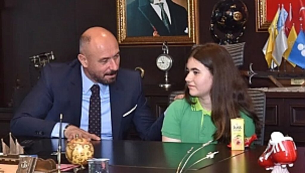 Başkan Togar Koltuğunu Ortaokul Öğrencilerine Devretti