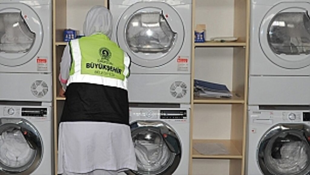 Çamaşırlarını Büyükşehir Yıkıyor!