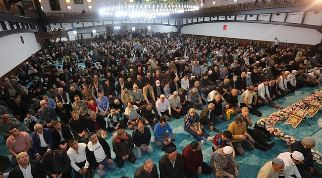 Canik Merkez Camii Kadir Gecesi'nde Doldu Taştı