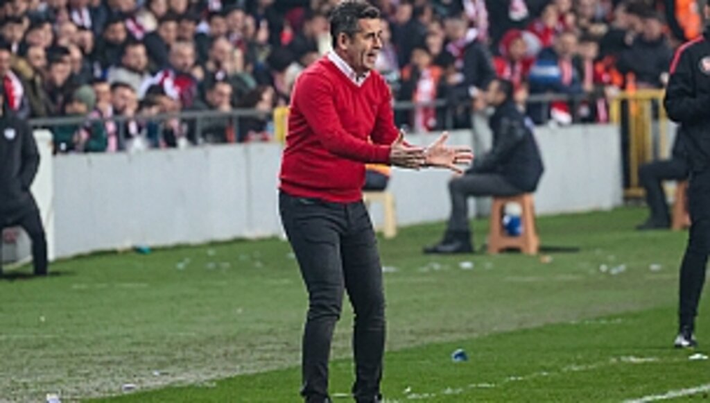 Şampiyon Gibi Oynamak Zorundayız!...