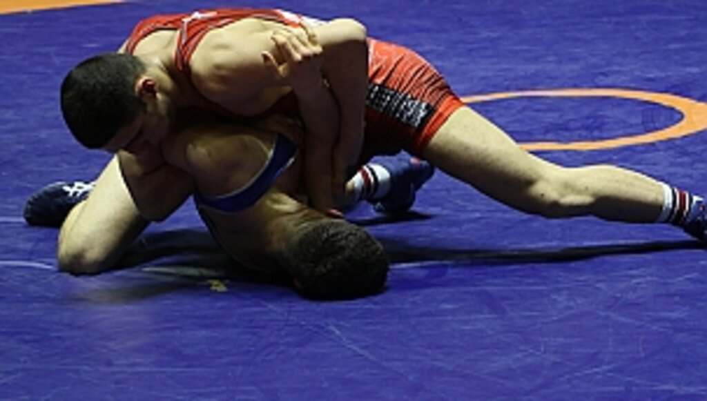 Yaşar Doğu U17 Serbest Güreş Türkiye Şampiyonası Samsun'da başladı