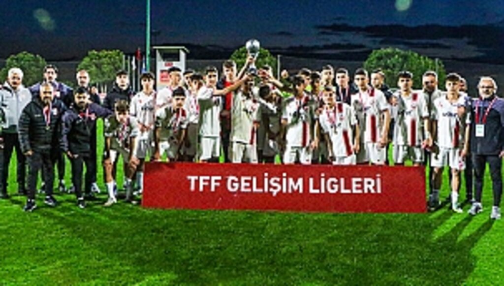 Yılport Samsunspor U17 Takımı Türkiye İkincisi 