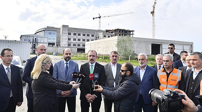Bakan Muş, Tekkeköy Devlet Hastanesi İnşaatında İncelemede Bulundu