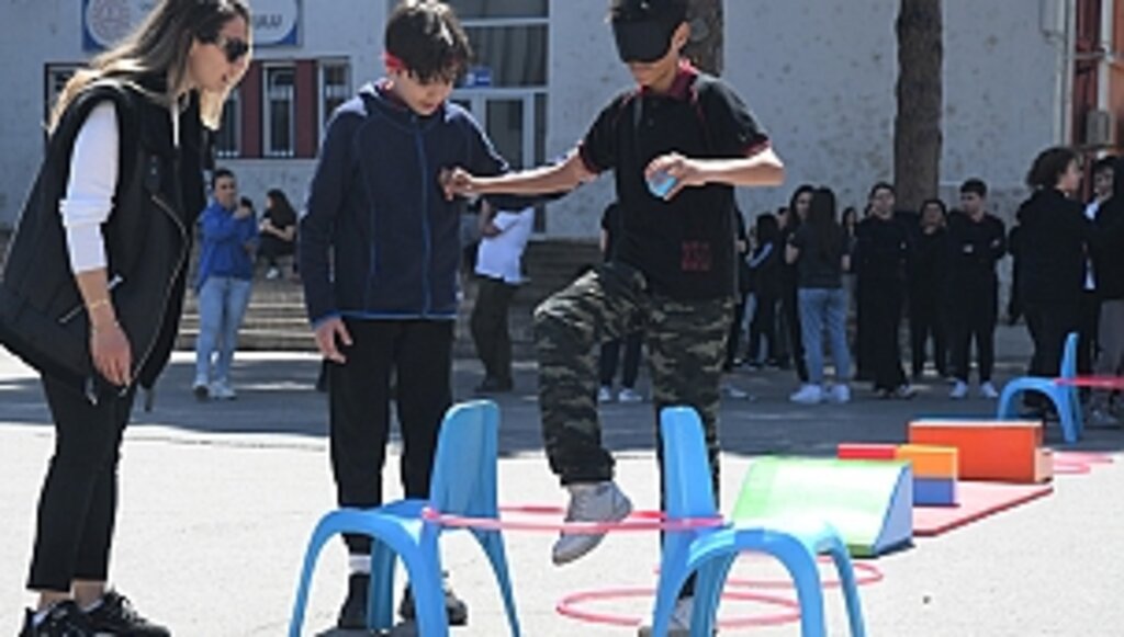 Engelli Bireyleri Empati Yaparak Anlamaya Çalıştılar