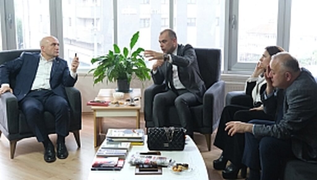 Halkımız Bu Yalanlara Kanmaz