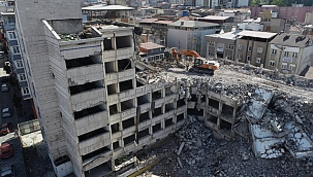 Hizmet Binasının Yıkım Çalışmalarında Sona Gelindi 