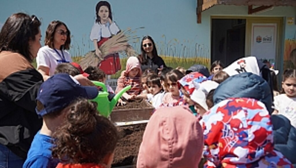 Minik çiftçilerden AtaTohum'a Kompost