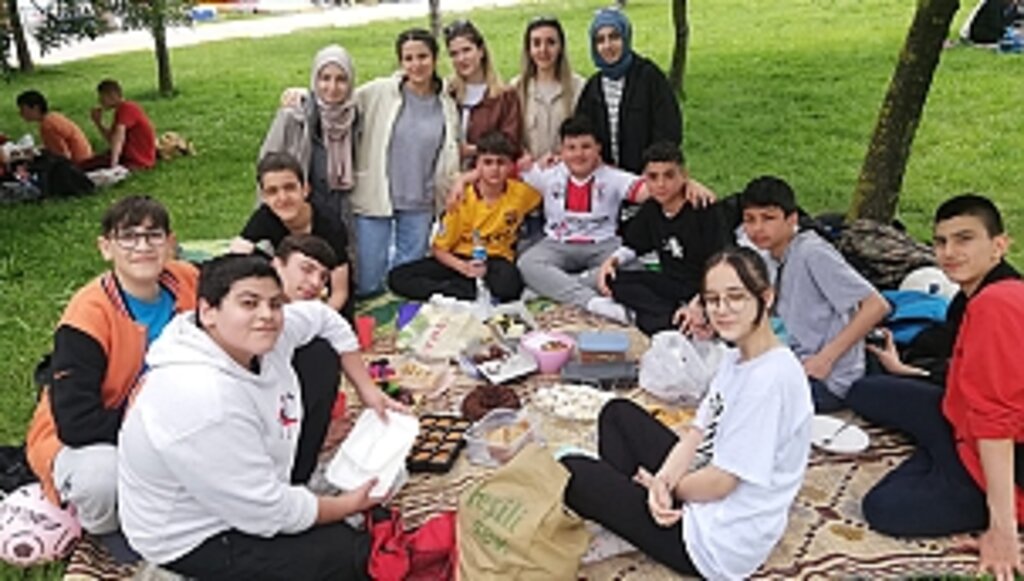 Öğrenciler Sınav Öncesi Motivasyon Pikniği İle Stres Attı
