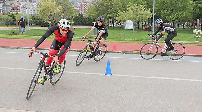 Samsun'da Pedallar Madalya İçin Çevrildi