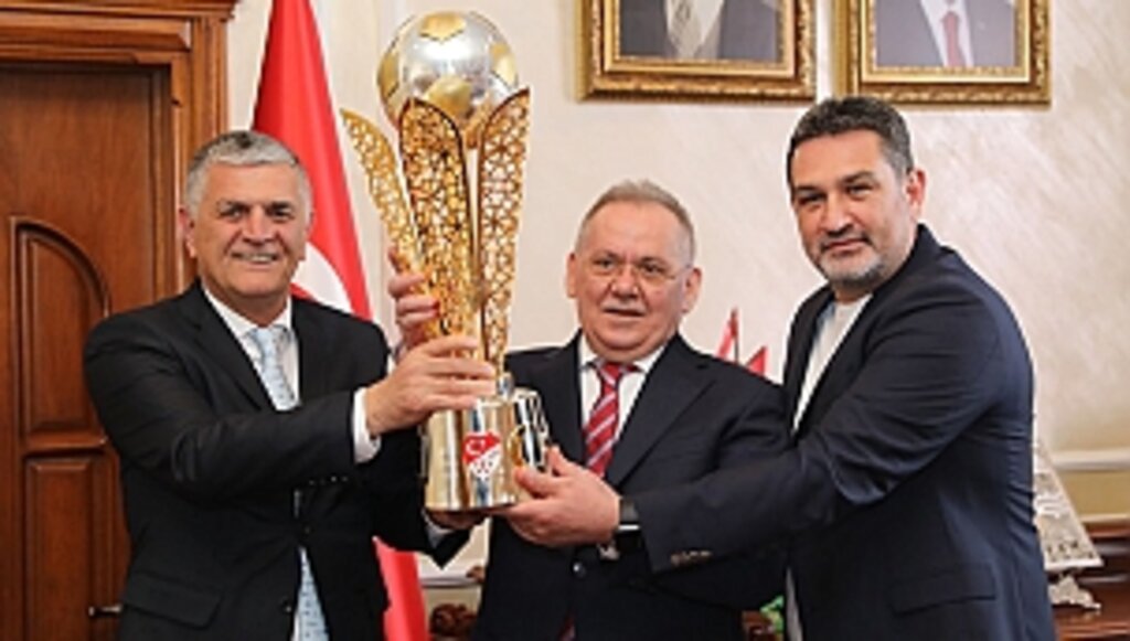 Samsunspor'dan Başkan Demir'e Kupalı Ziyaret 