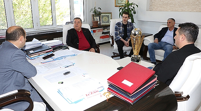 Samsunspor'un Şampiyonluk Kupası Gençlik Spor İl Müdürlüğünde