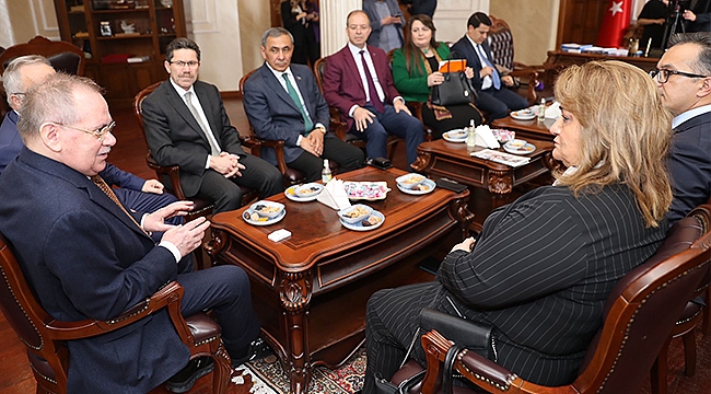 Yeni Azerbaycan Partisi Heyetinden Büyükşehir'e Ziyaret 