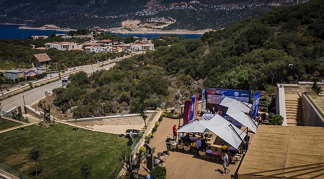 Akdeniz'in Sakin Güzeli Kaş'ta Tüm Kulaçlar Barış ve Dostluk Adına Atılacak