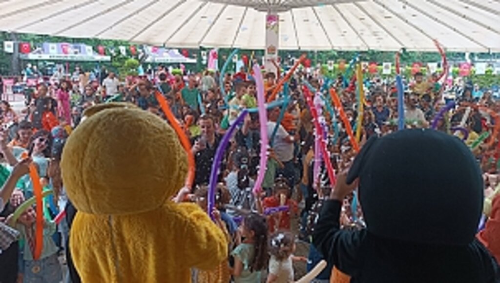 Ataçocuk'tan Rengarenk Festival