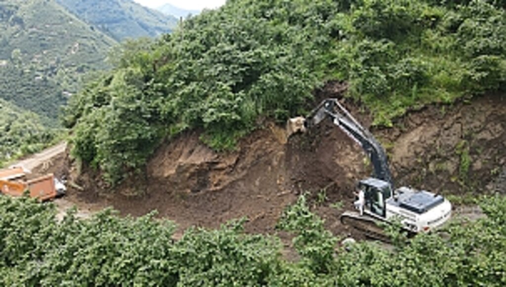 Büyükşehirden172 Mahalle Yoluna Hızlı Müdahale