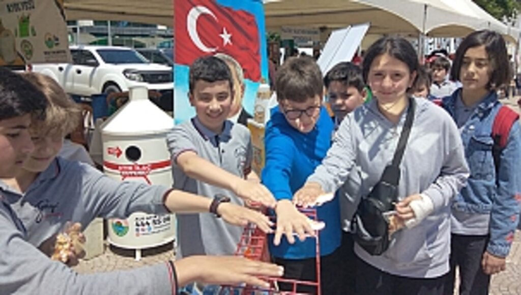 İlkadım Belediyesi Standına Öğrenciler Yoğun İlgi Gösterdi