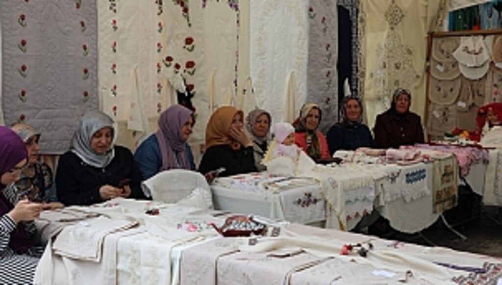 İlkadım'da El Emeği Göz Nuru Ürünler Sergilendi