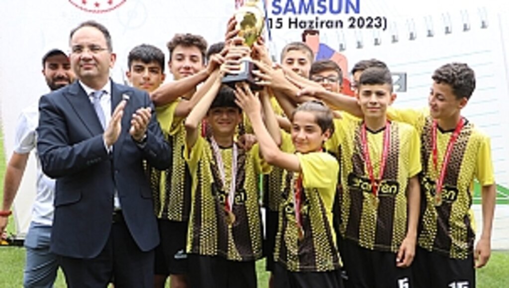 Ragbi'nin Şampiyonları Belli Oldu