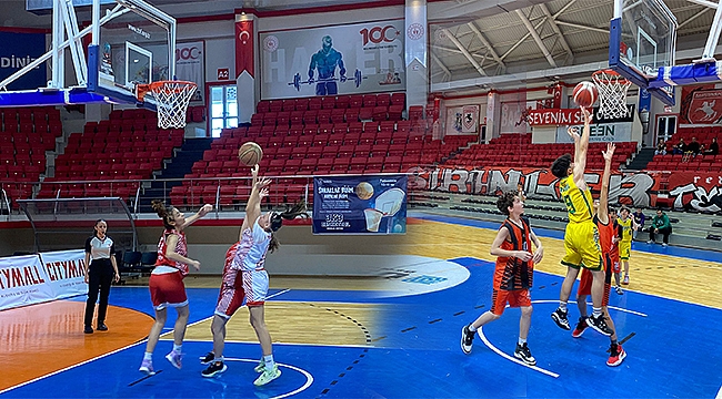 Sokaklar Bizim 3x3 Basketbol Gençlik Kupası düzenlendi