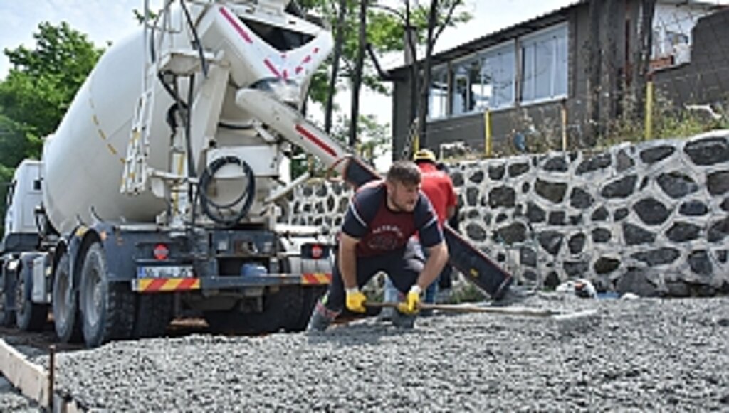 Tekkeköy'de Yol Çalışmaları Sürüyor