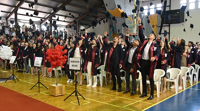 Yaşar Doğu Spor Bilimleri Fakültesi 28'inci Dönem Mezunlarını Uğurladı