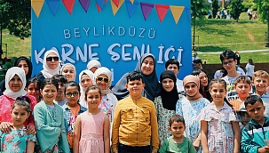 Yetim Çocuklar Karne Şenliği'nde Buluştu
