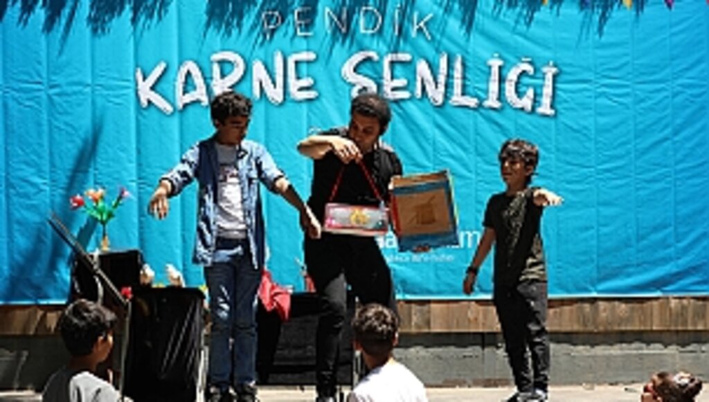 Yetim Çocuklar Karne Şenliği'nde Buluştu